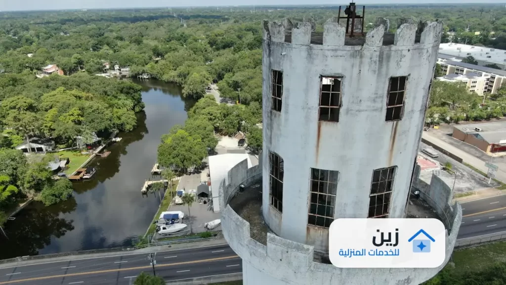 فني تنظيف وتعقيم خزانات